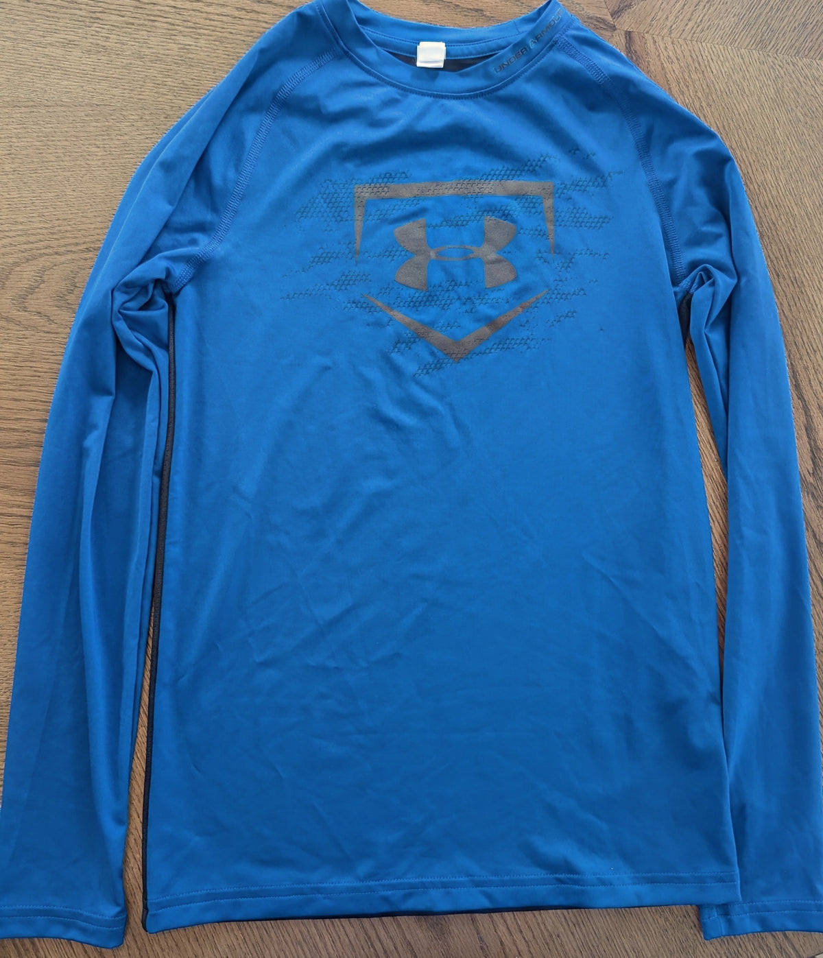 #67 Under Armour Boys Youth Medium Long-Sleeve Shirt Bundle