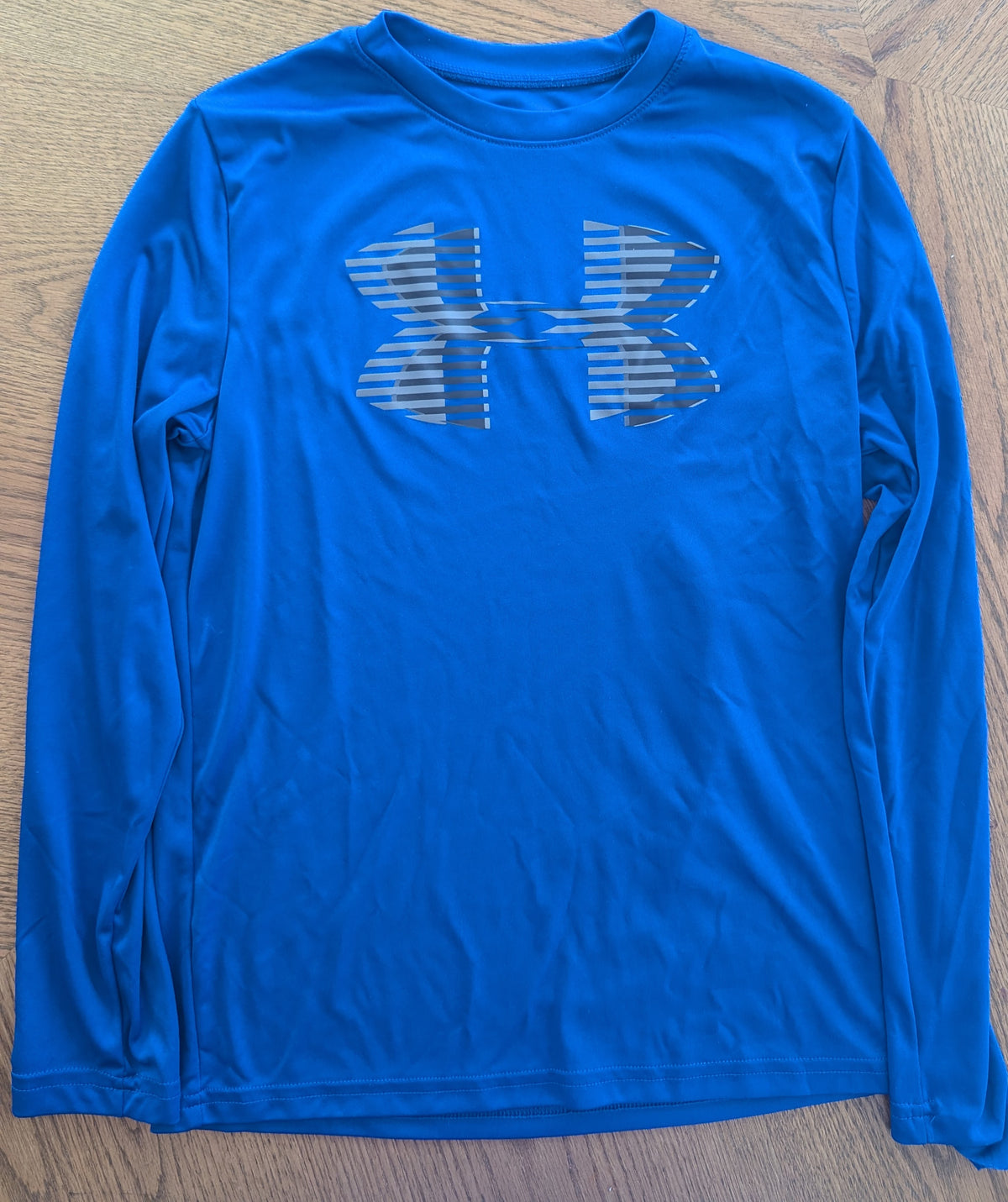 #67 Under Armour Boys Youth Medium Long-Sleeve Shirt Bundle