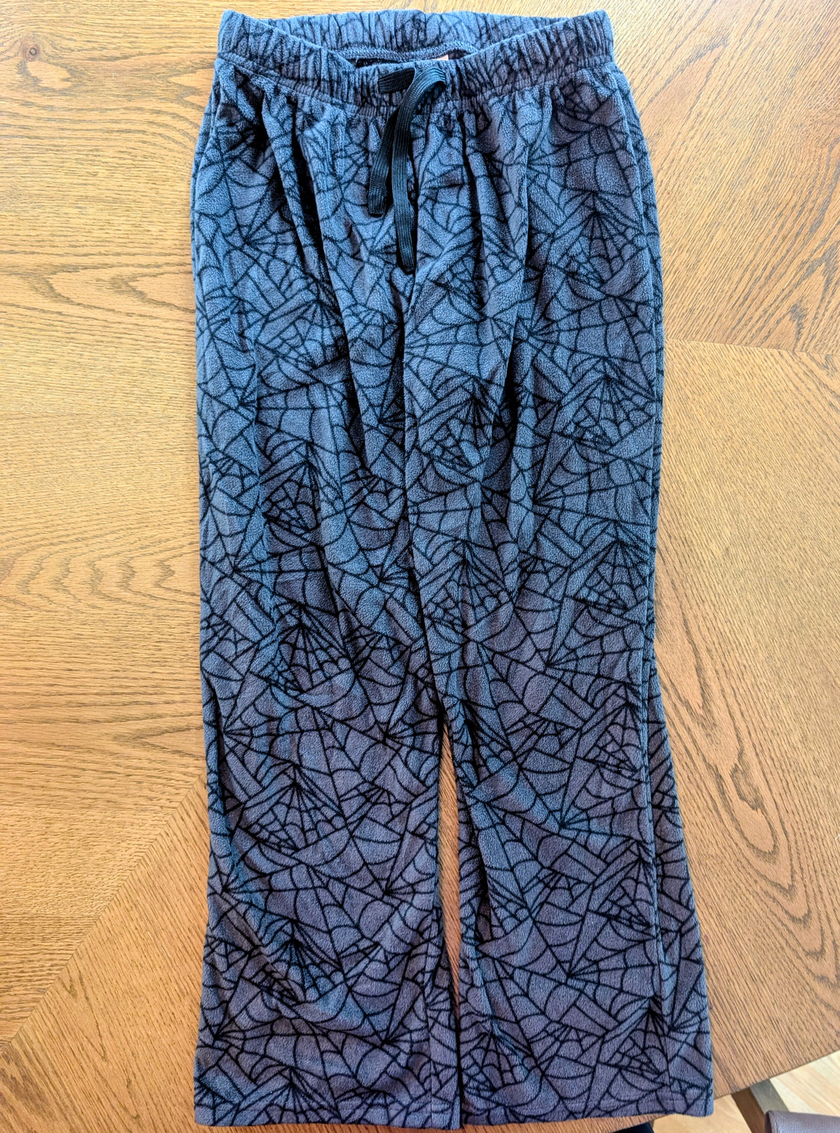 #67 Youth Medium Spiderweb PJ Pants