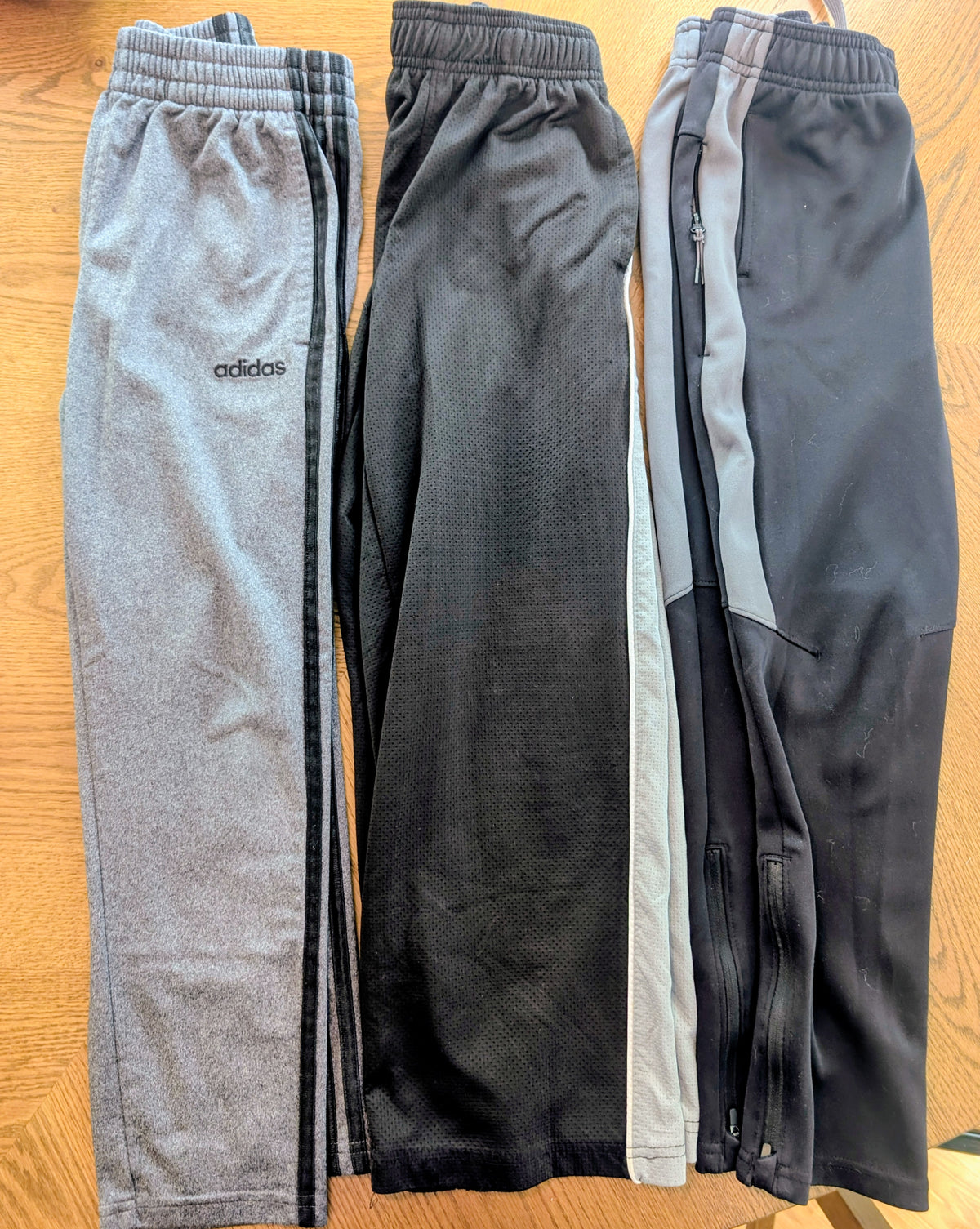 #67 3 Pair Bundle Boys Sweatpants Size Youth Medium