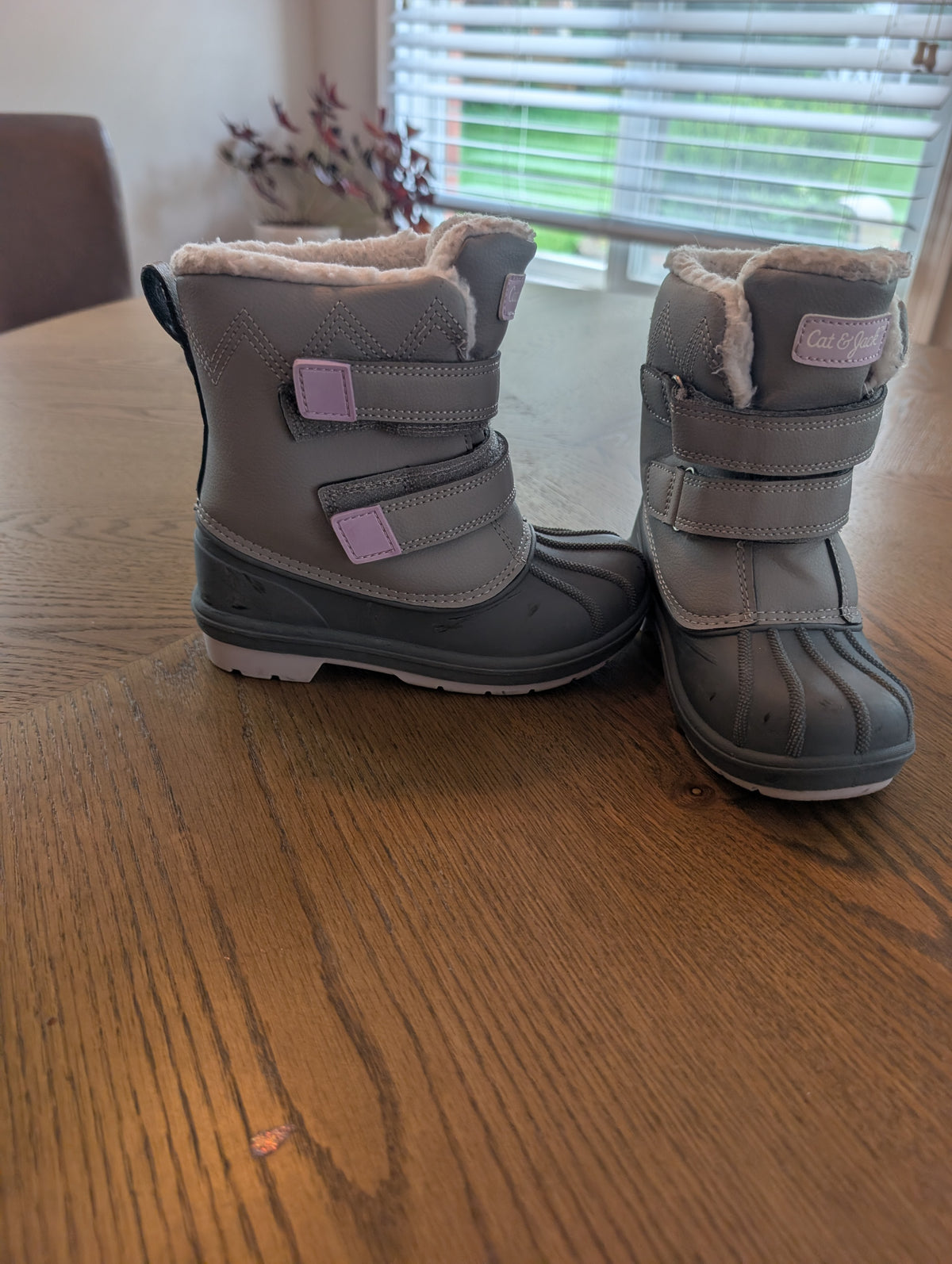 #67 Cat & Jack Size Little Kid 11 Snow Boots