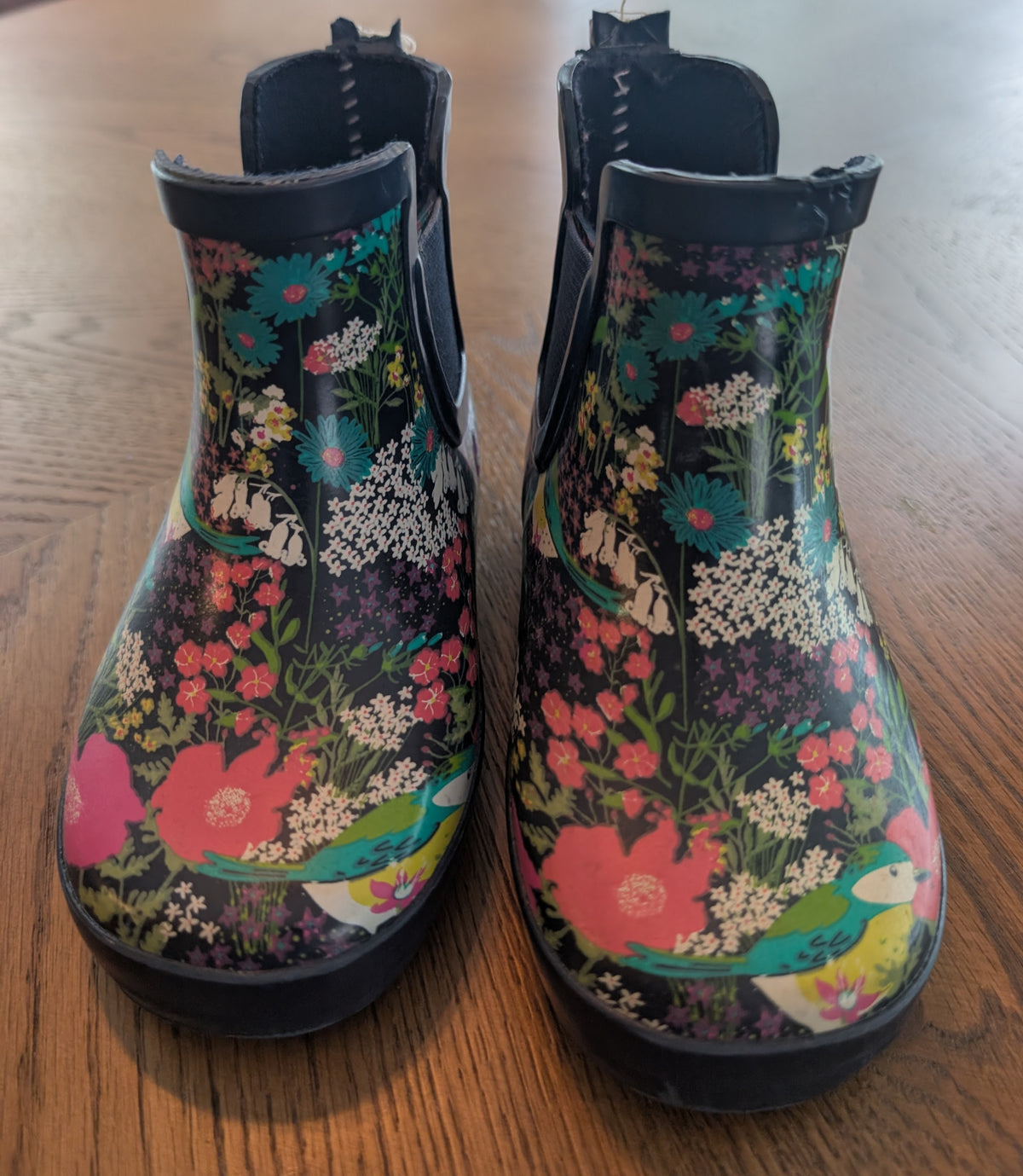 #67 Floral Print Rain Boots Size Big Kid 11