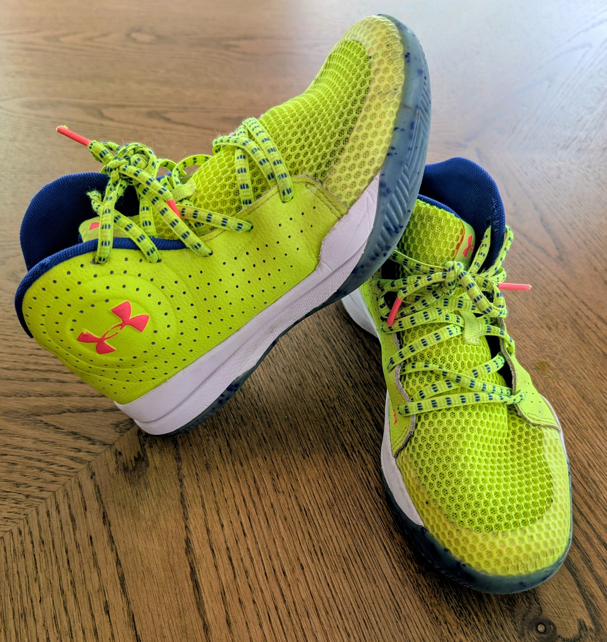 #67 Under Armour Neon Yellow Basketball Shoes Size 5Y