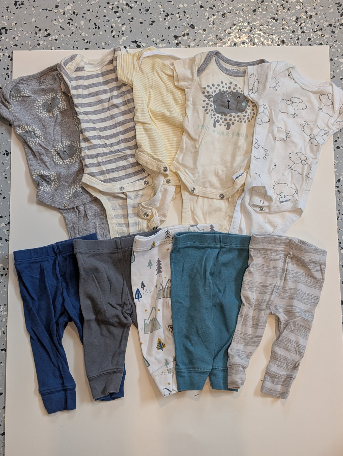 #11 Gerber/Cloud Island Newborn Bundle, NB General Neutral
