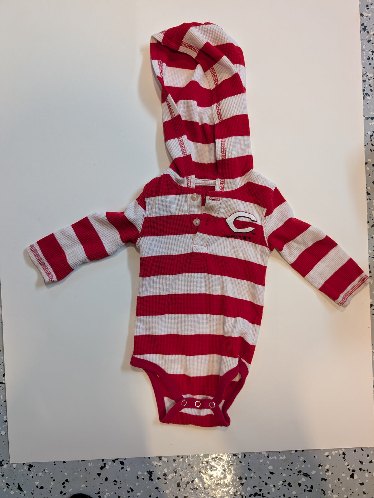 #11 MLB Brand Cincinnati Reds Hooded Onesie, 6/9M