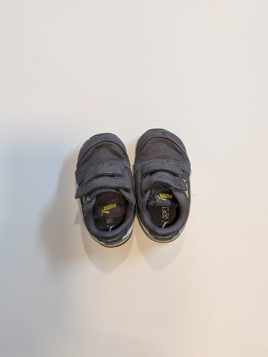 #11 Puma Shoes, 4C Boy
