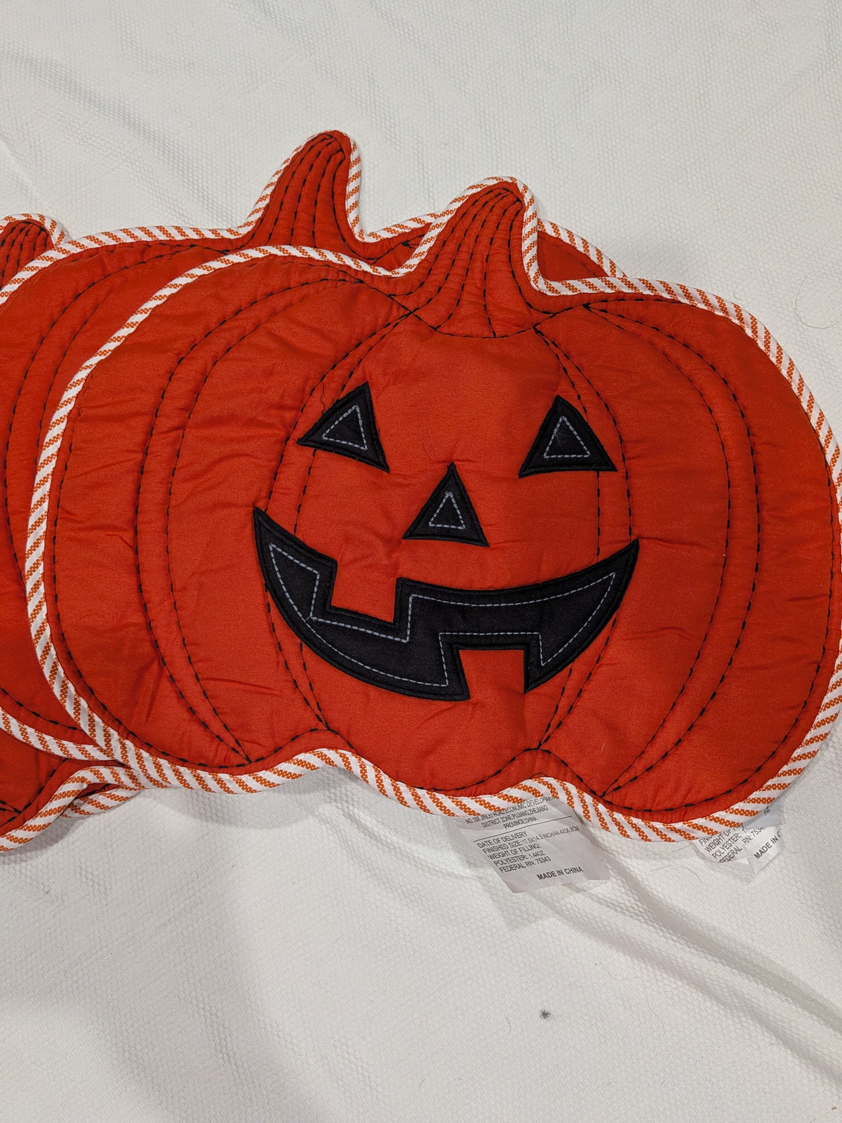 Seller 2, Shabby Chic. Halloween placemats, pumpkins