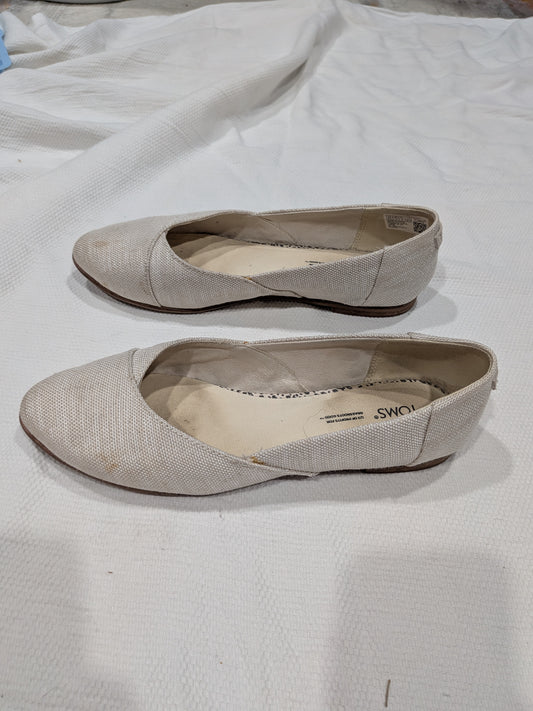 Seller 2. Toms, Womens flats size 9.5