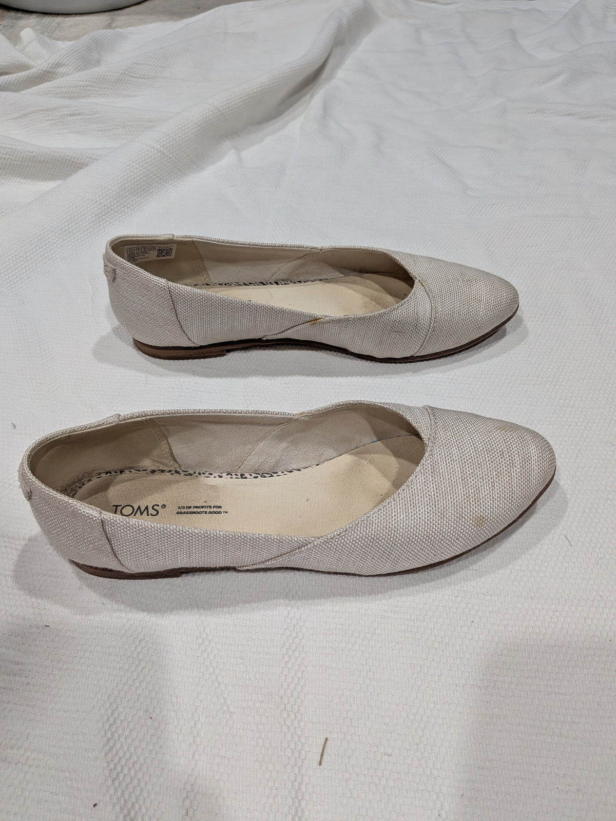 Seller 2. Toms, Womens flats size 9.5