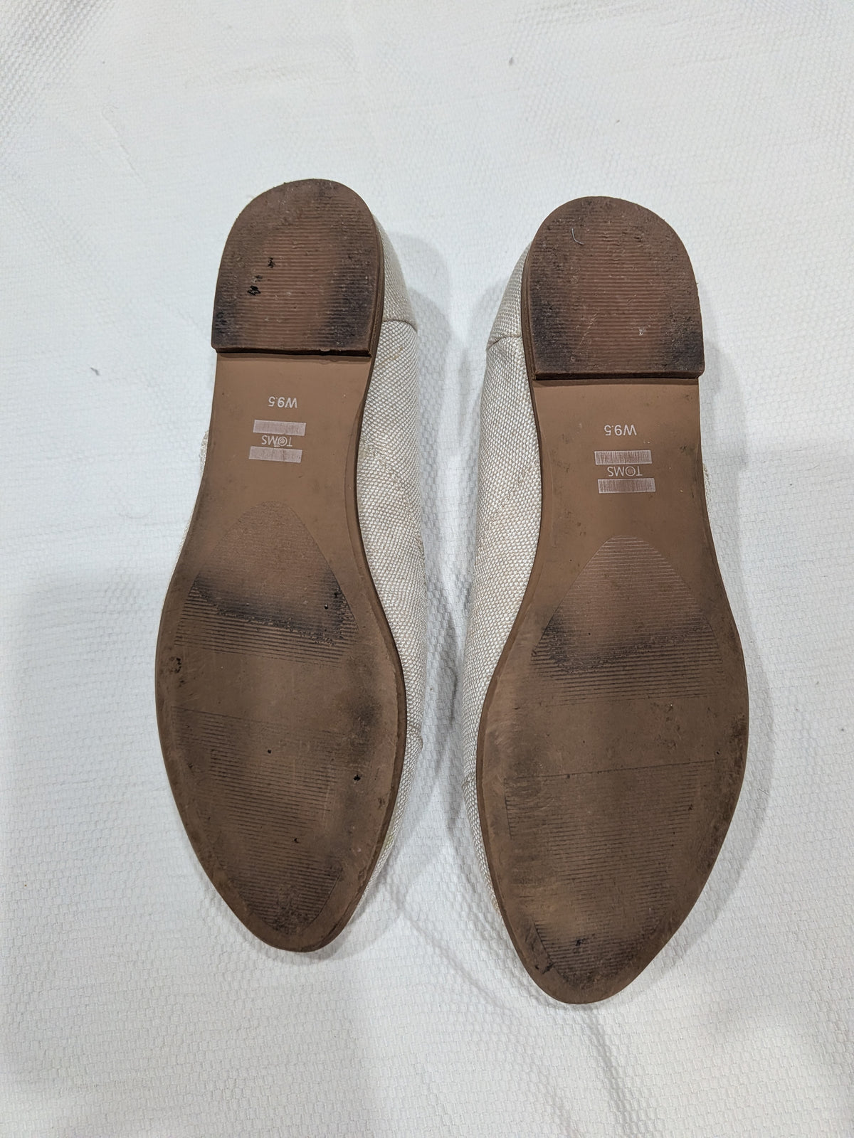 Seller 2. Toms, Womens flats size 9.5