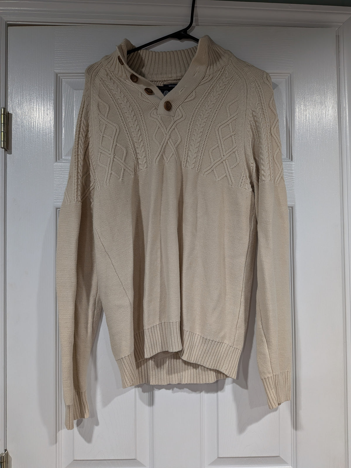 Seller 2. American Rag, Mens sweater medium