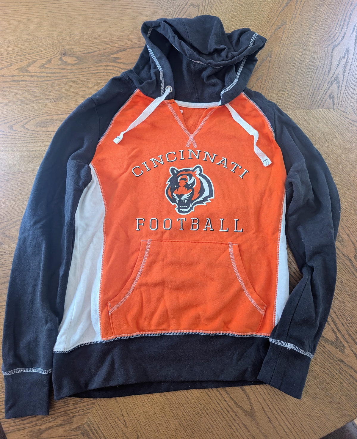 #67 Cincinnati Bengals Women's Small Hoodie