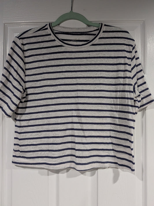 Seller 2. Universal thread womens top size medium