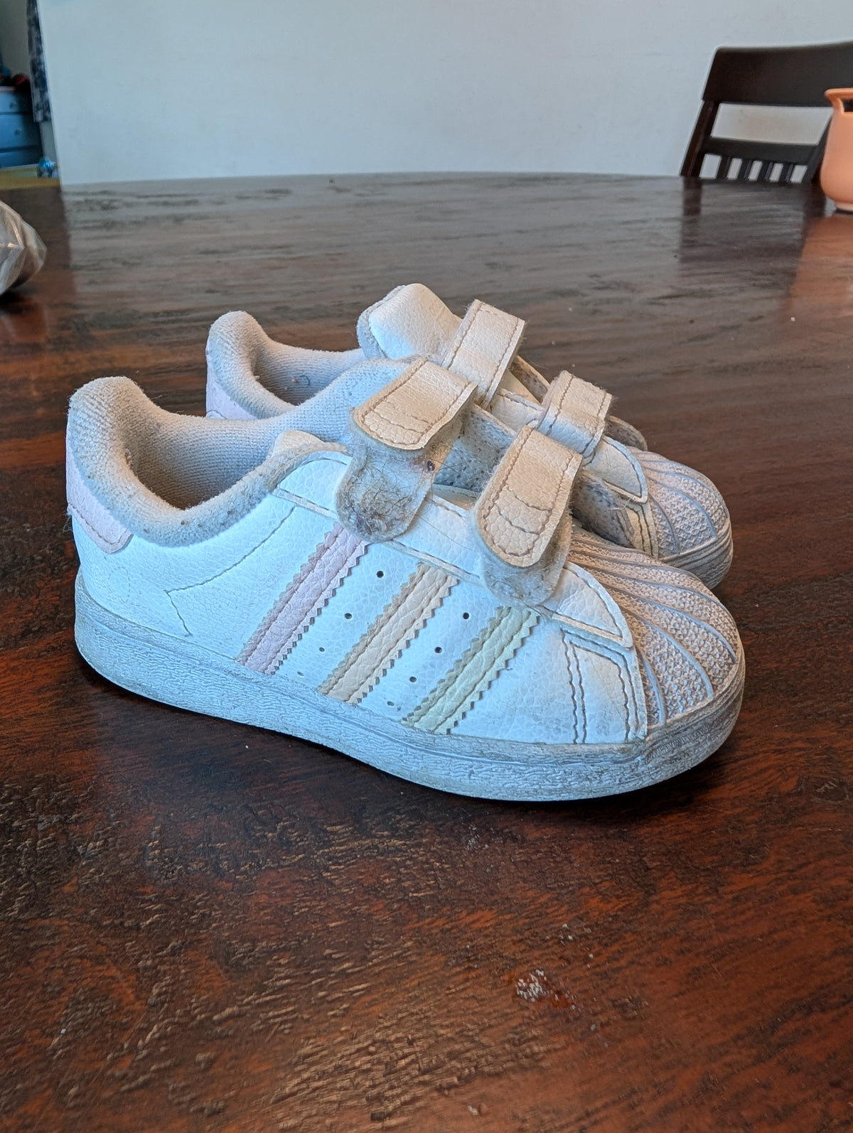 Seller 123 - Addidas Size 6 Play Condition