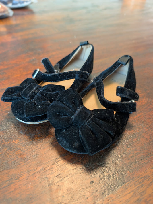 Seller 123 - Gymboree Size 5 Girls Black Velvet Dress Shoes