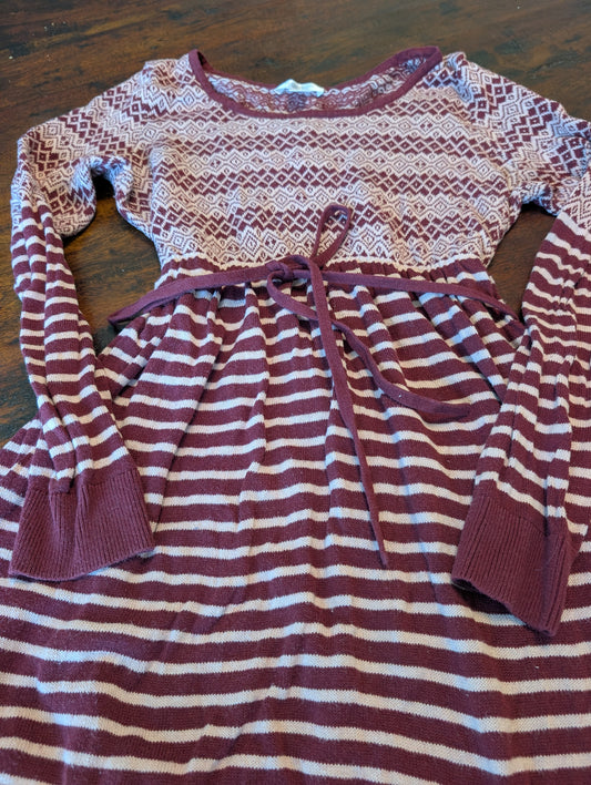 Seller 123 - Motherhood Maternity Sweater Size Medium
