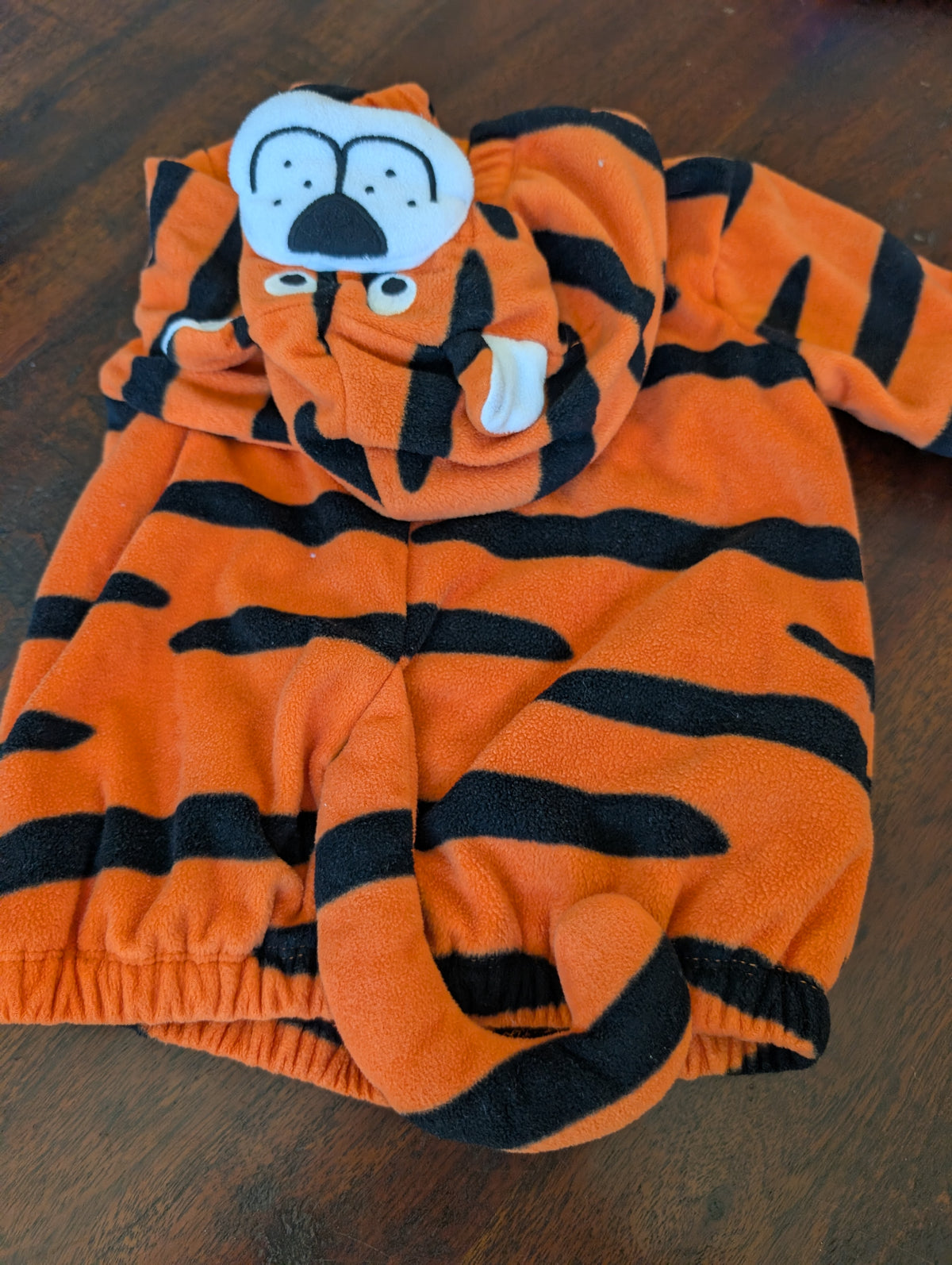 Seller 123 - Baby 6-9mo Tiger Costume/Sweatshirt 6-9mo