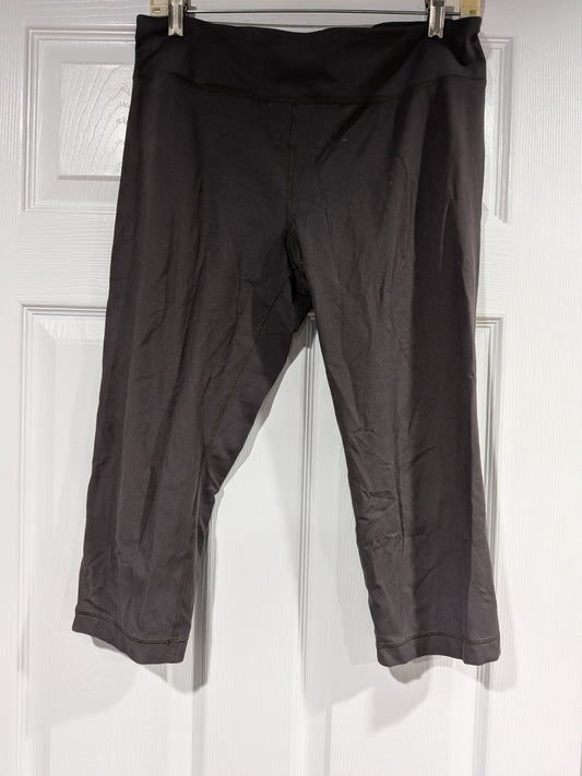 Seller 2. Under armour womens capri leggings size large