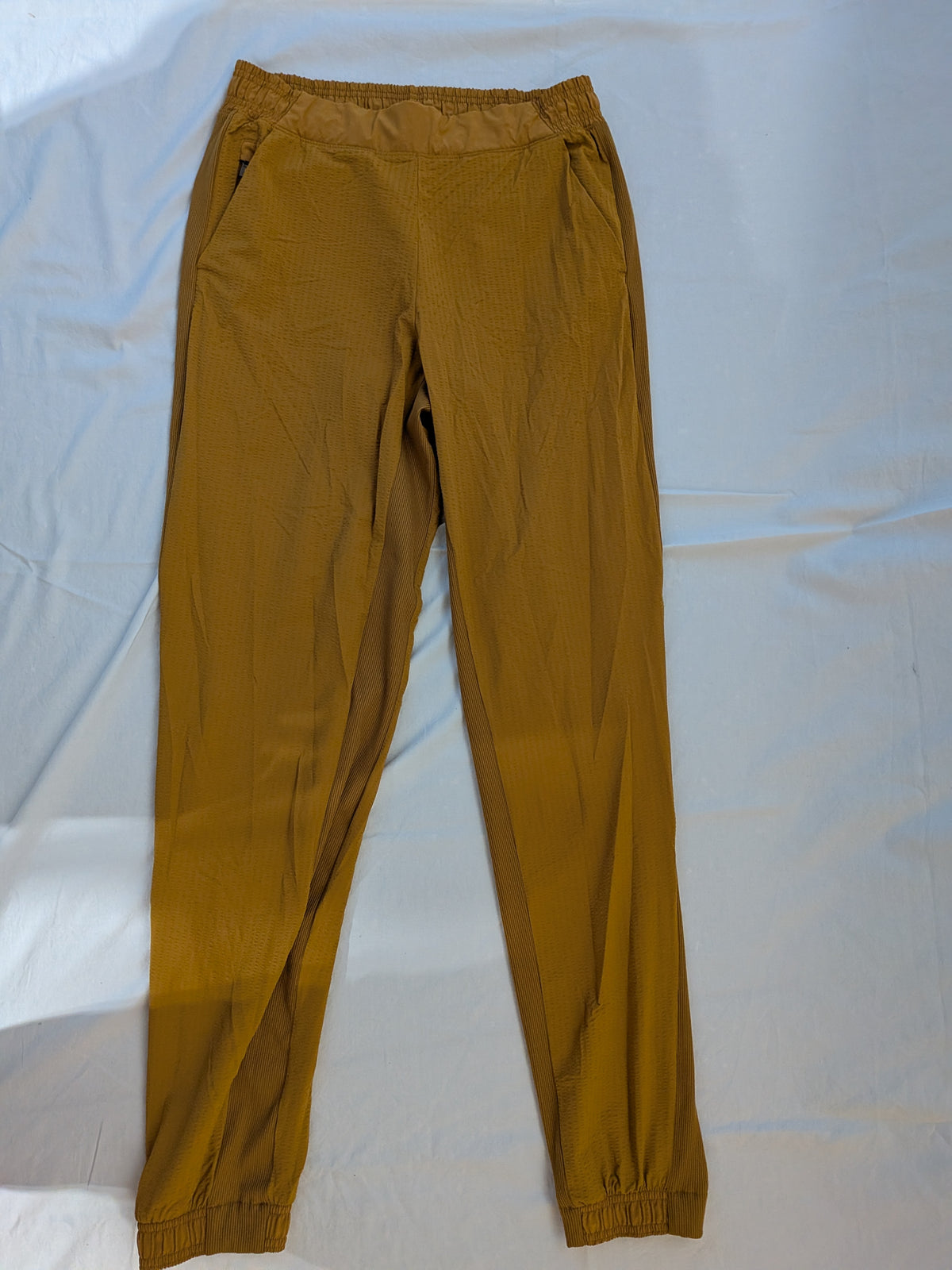 199 Womans yellow Athleta athletic jogger 6 TALL