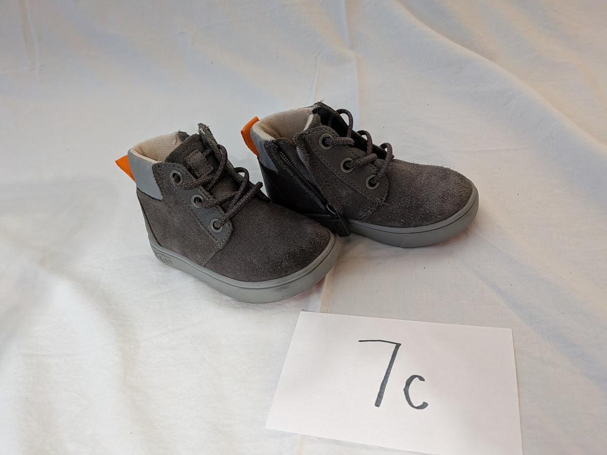 199 Ugg 7c grey boots