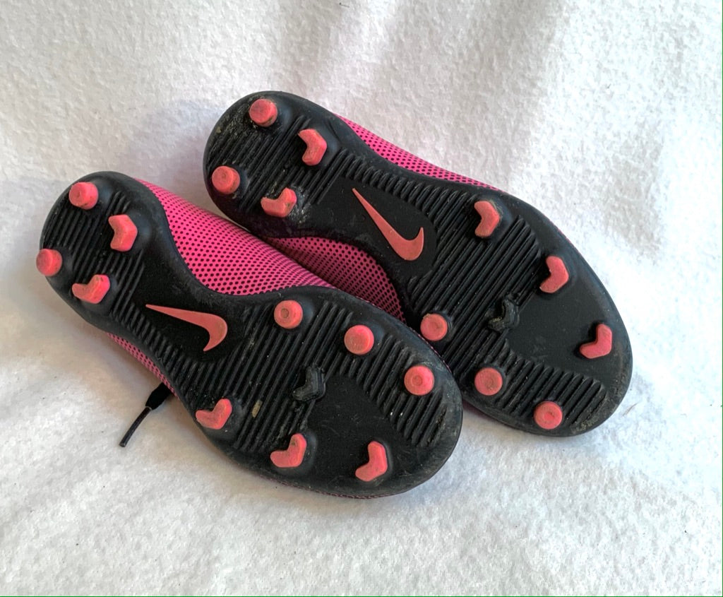 Seller #151 - REDUCED - Sports - Size 1.5Y Pink and Black Nike Soccer Cleats