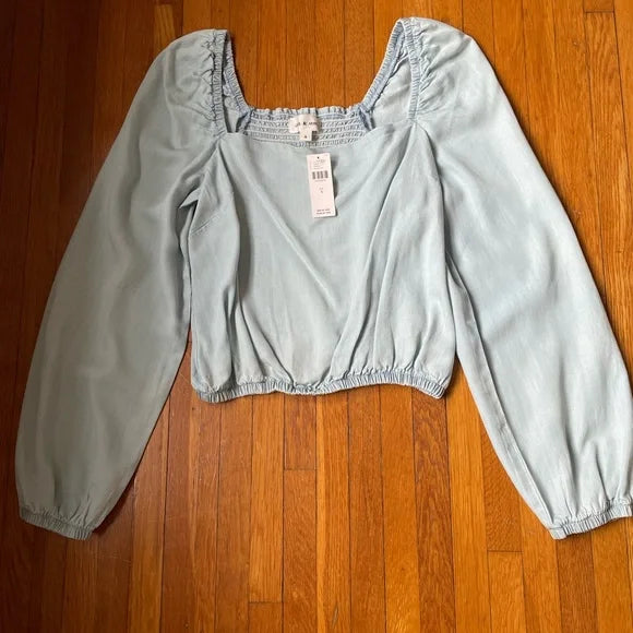 Seller #127 Cloth & Stone NWT chambray blouse, Women's Size Small