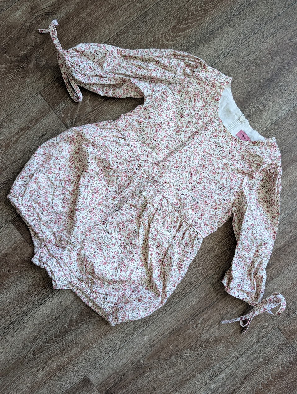 #8 Girls Romper Size 3T