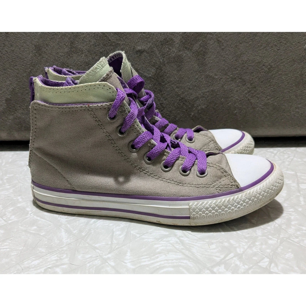 #61 Converse Chuck Taylor All Star High Top Youth 2 Gray Purple Mint Back Zip Skater