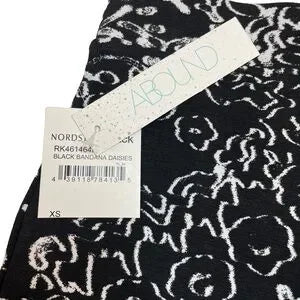 Seller 67 - Abound Nordstrom Pull On Flare Pants in Black White Bandana Daisies XS New