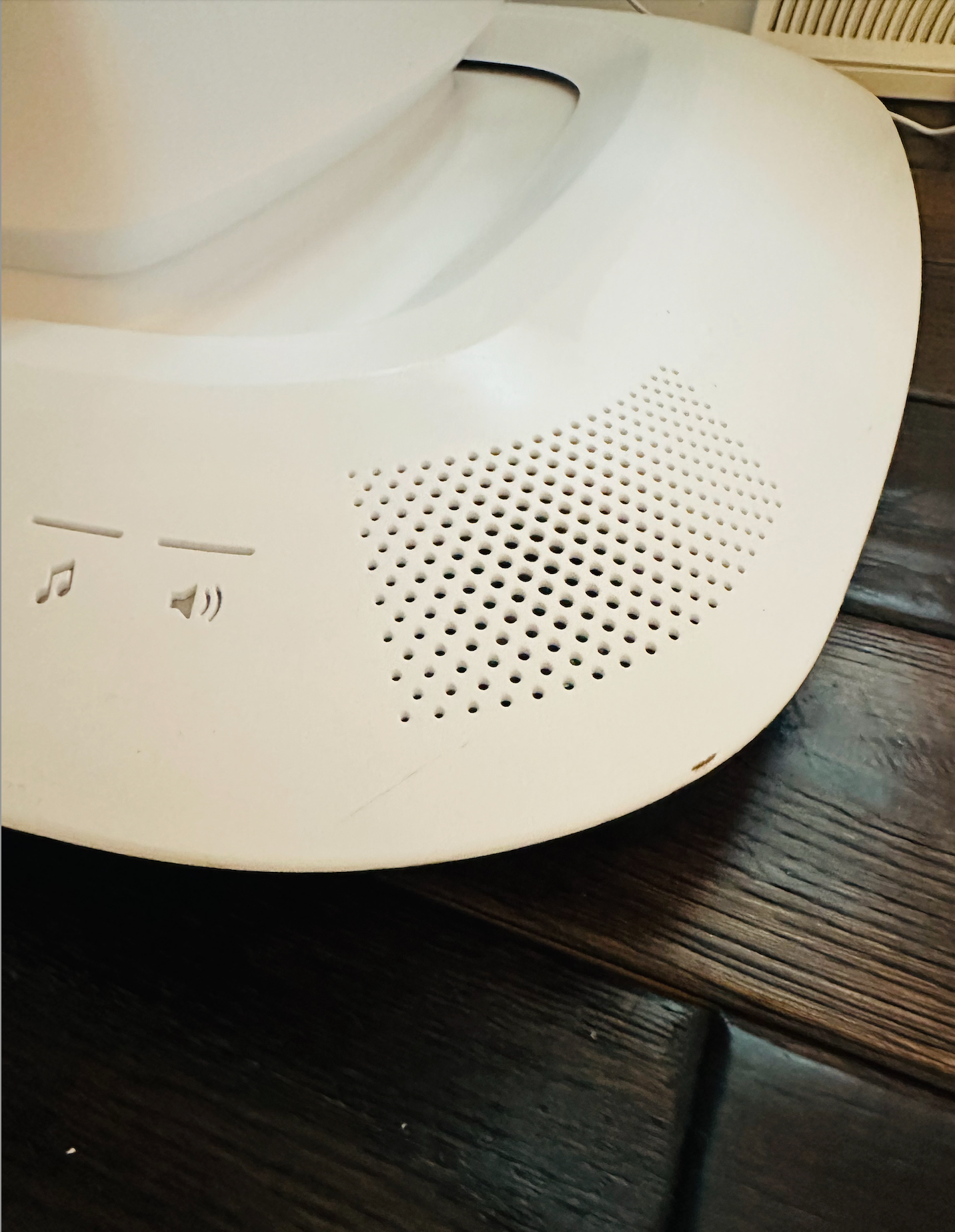 Seller #51: 4MOMS mamaRoo multi motion smart baby swing + newborn insert