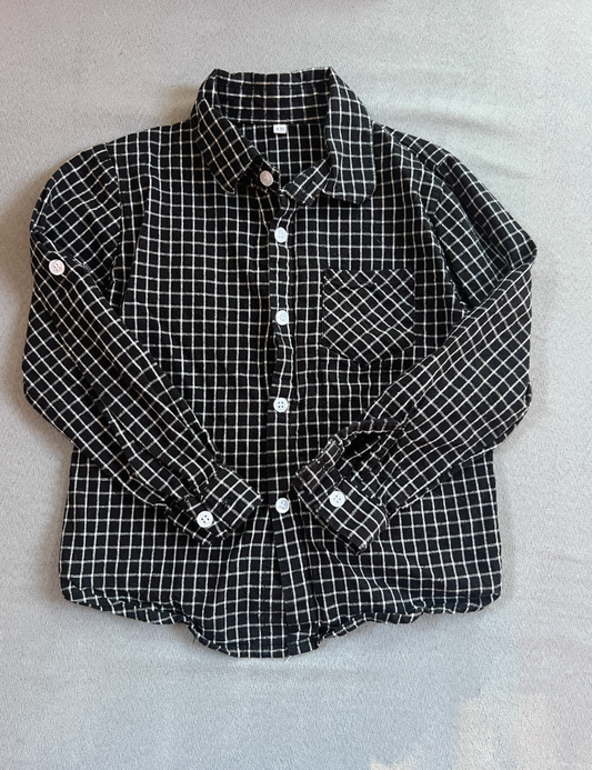 #154 4T Boys Black checked flannel button down, VGUC