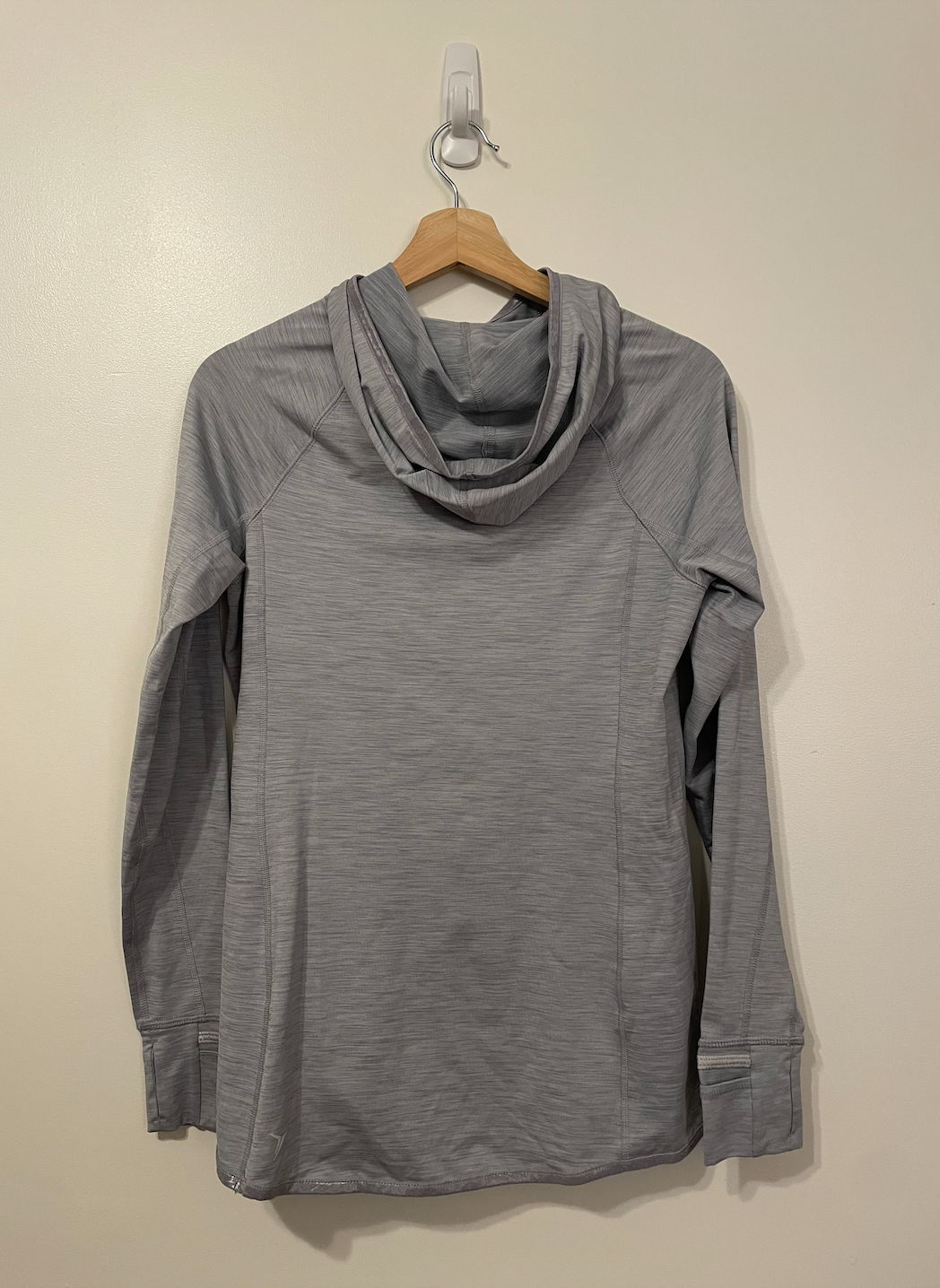 Go Dry Old Navy long sleeve workout shirt - size small - women's outdoor running top - hooded grey athletic shirt