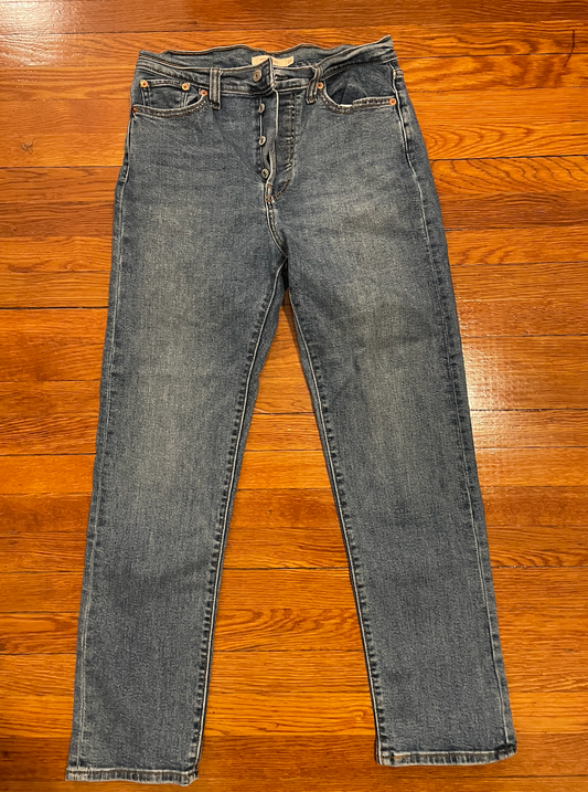 Women's Levi Jeans - size 29 (size 8 US) - button up front - Wedgie Straight