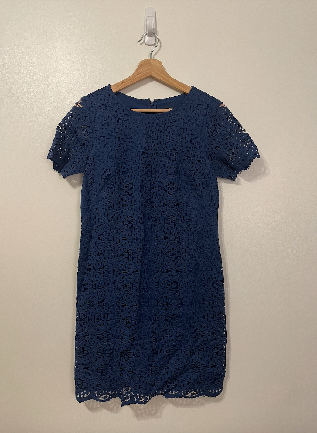 Ann Taylor - size 0 women's dress - navy blue lace - like new