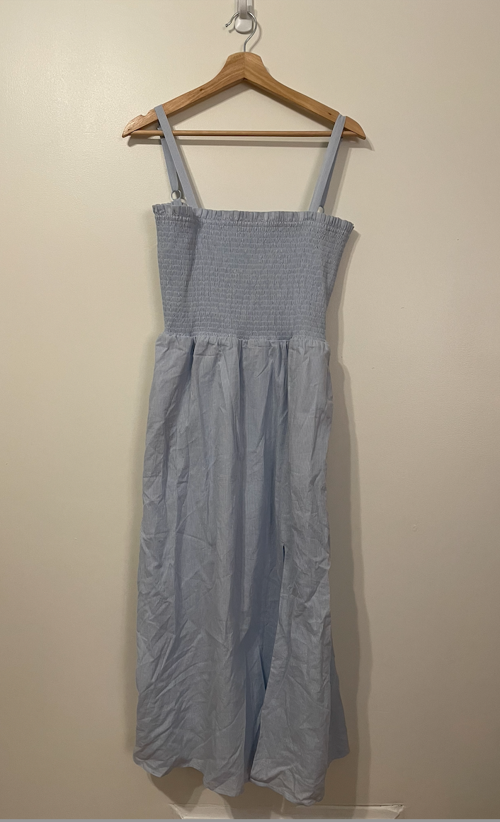 New with tags - baby blue summer dress with tie back - women's size medium - smocked bodice -