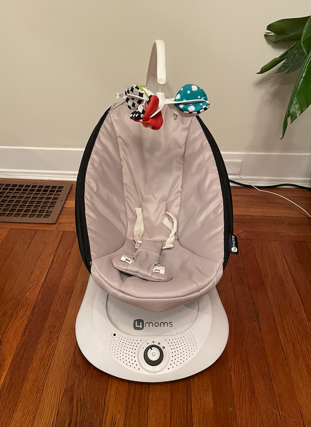 4moms Rockaroo Baby Rocker - auto rocker