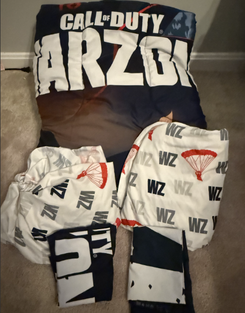 #222 Call of Duty 5 piece Twin Reversible Bedding Set (Comforter, Flat/ Fitted sheet/ 2 pillow cases)