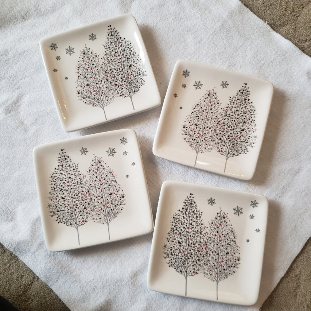 #167 NWT Market Day Sparkle Tree Dessert Plates (4)