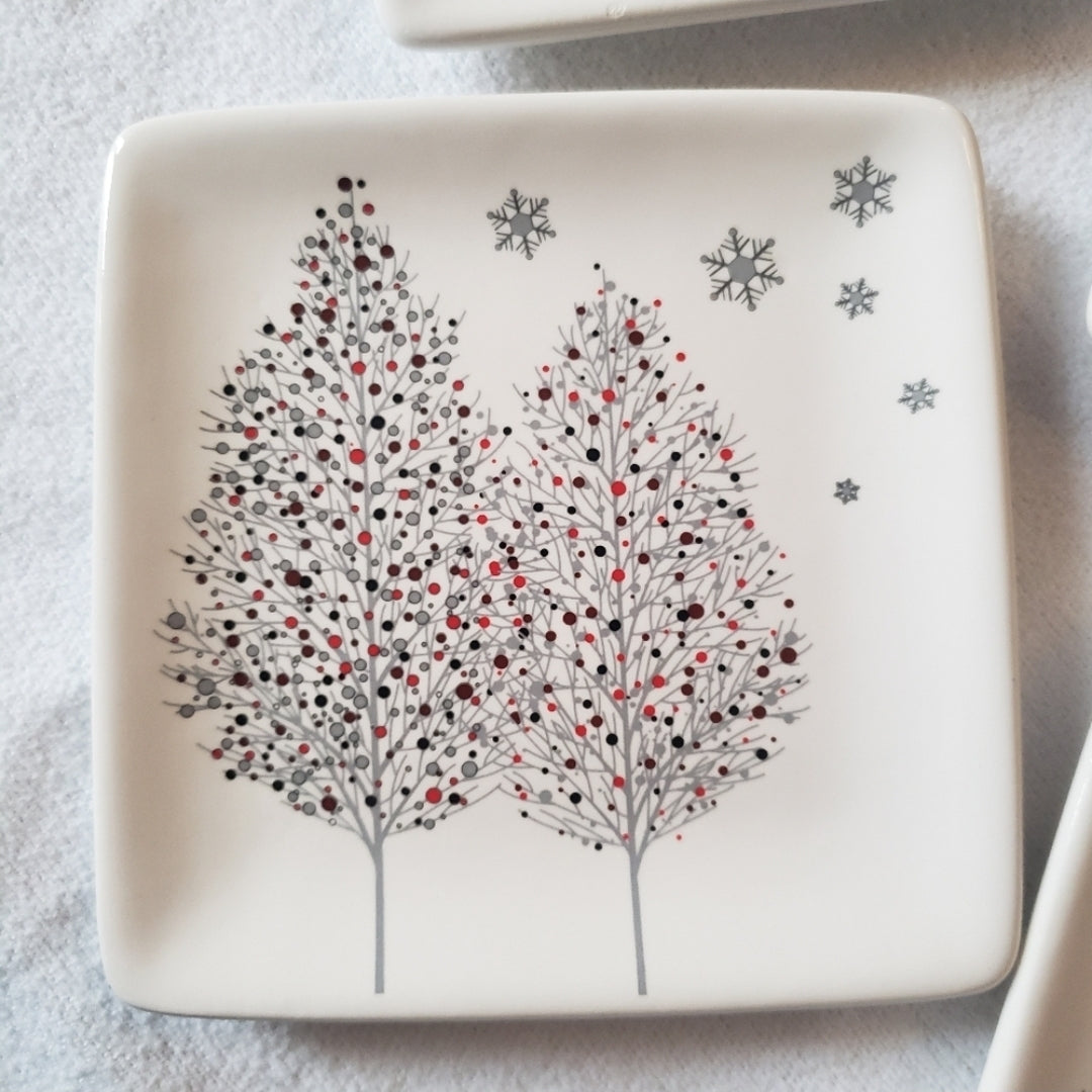 #167 NWT Market Day Sparkle Tree Dessert Plates (4)