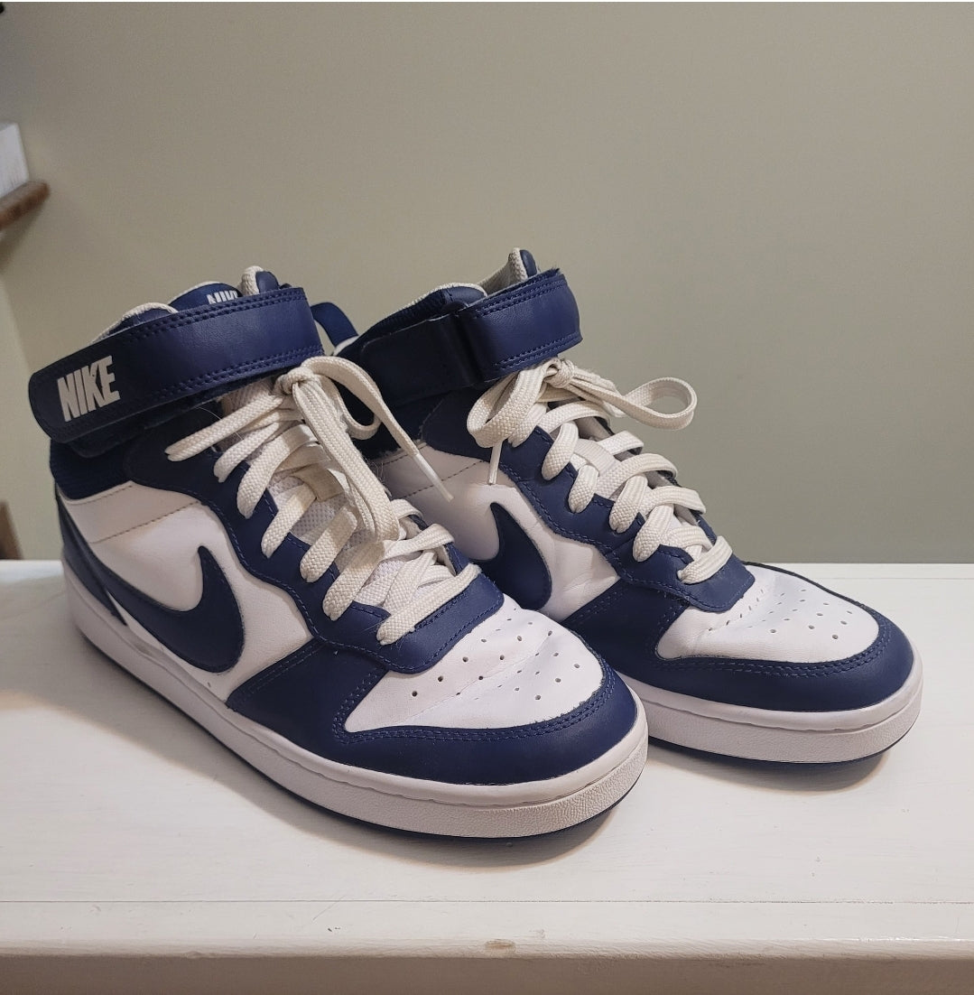 #111 Nike Court Borough Mid 2 Boys Size 6.5