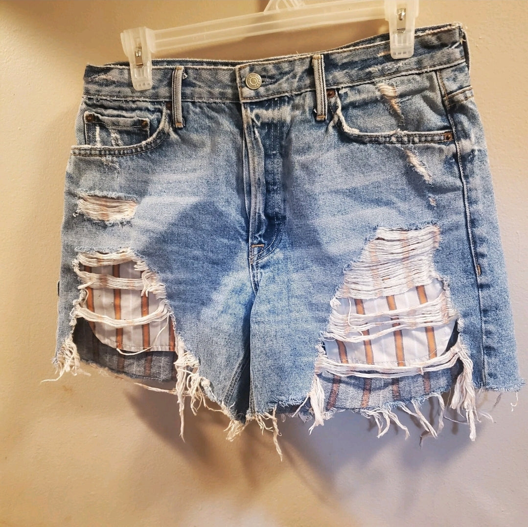 #66 Grlfrnd womens jean shorts size 28