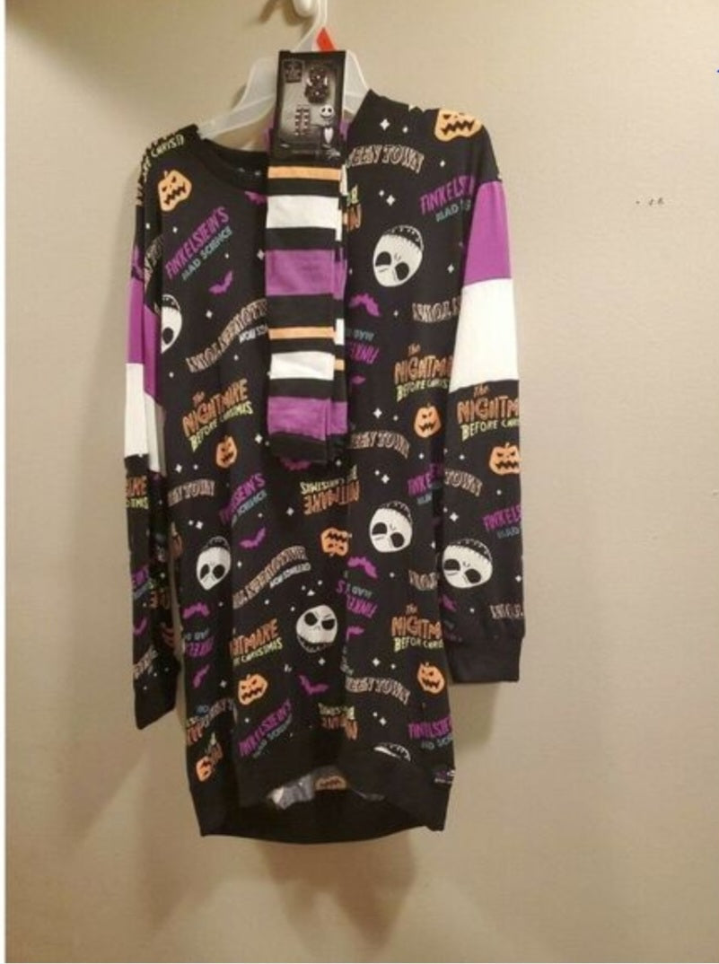 #66 Nightmare Before Christmas sleepshirt with socks size S