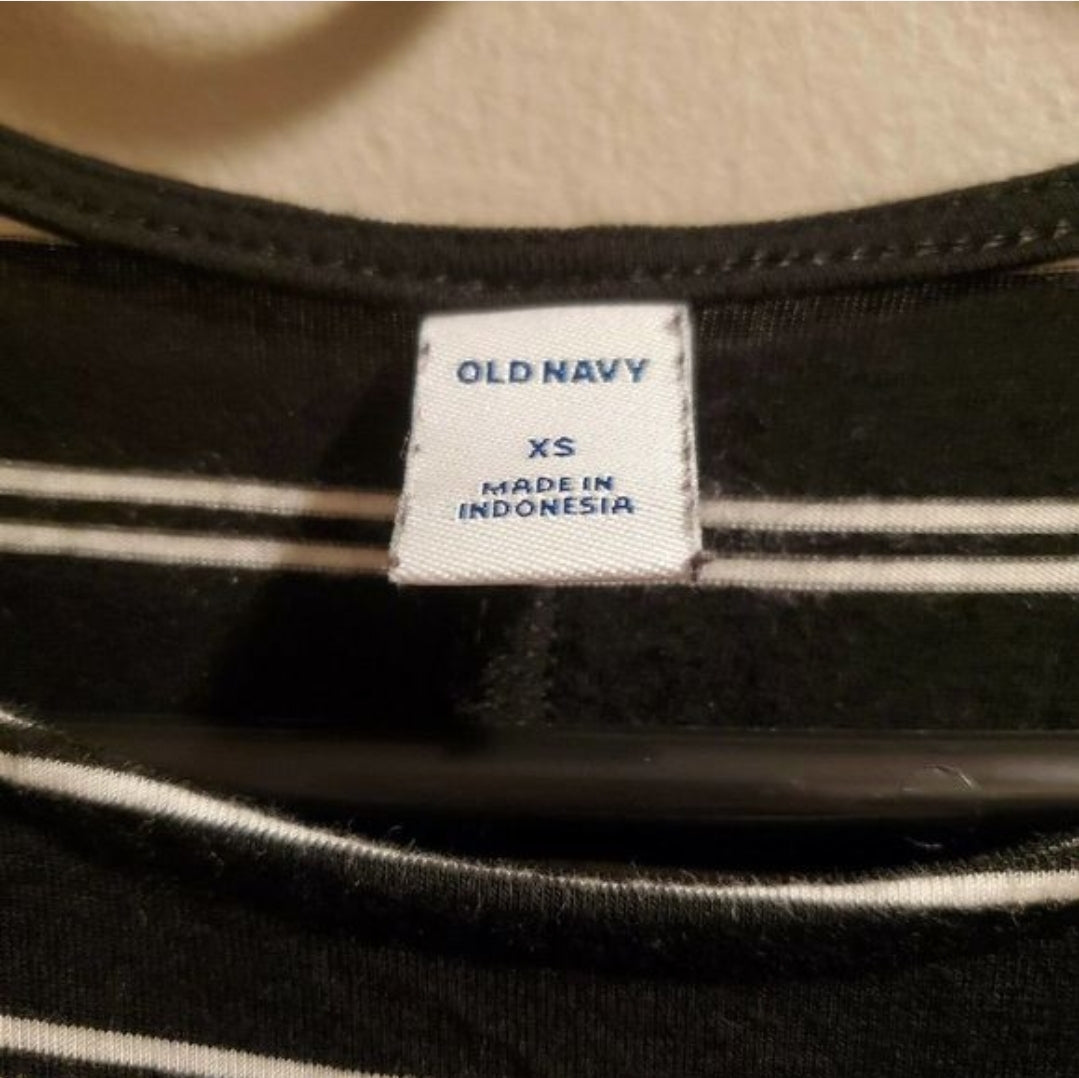 #66 old navy women's striped dress size xs