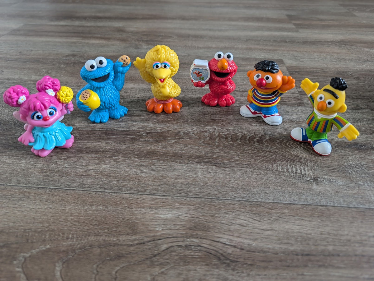 #8 Sesame Character Little People Figures