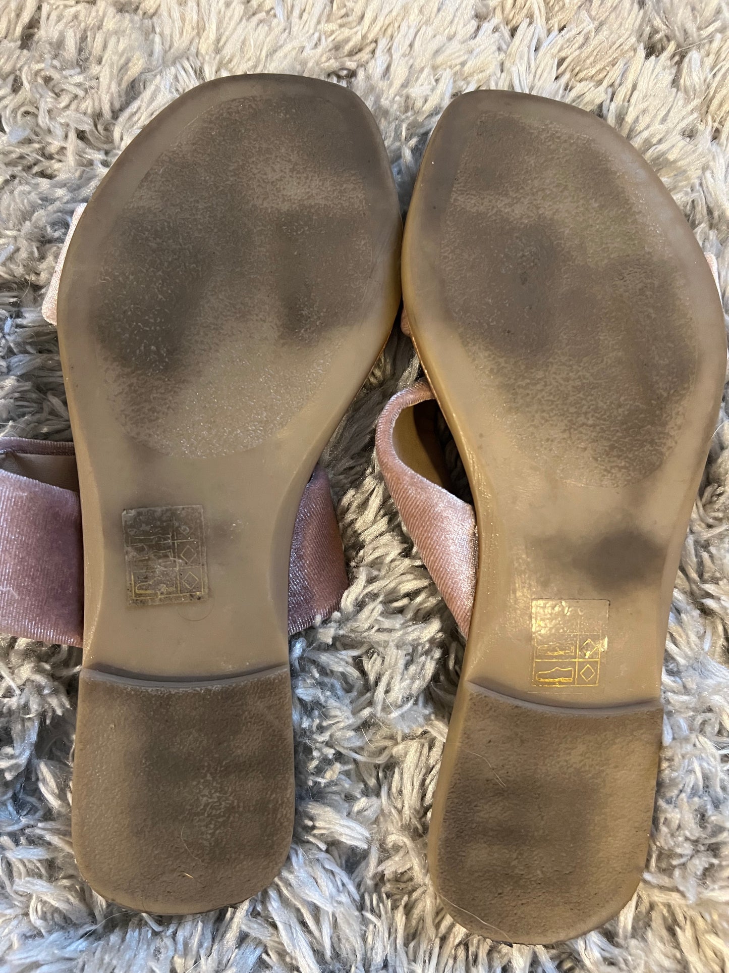 Saks Fifth Avenue Velvet Flat Sandals Woman Pink Open Toe Slide Summer Shoe Size 6.5 EUC PPU 45208 or Spring Sale
