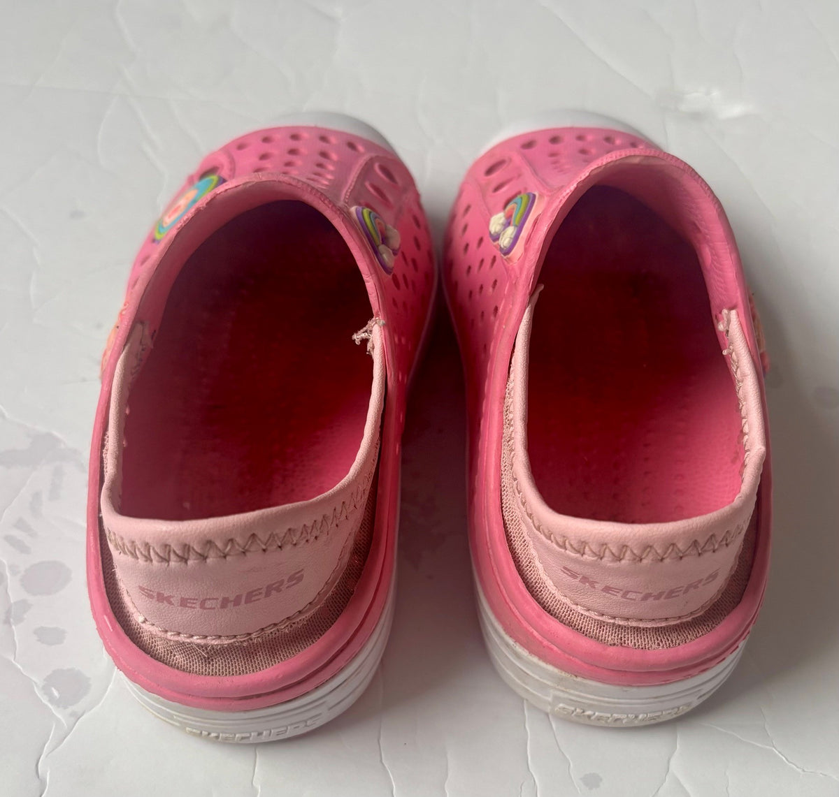 #154 Sketchers Slip On Girls 9 GUC