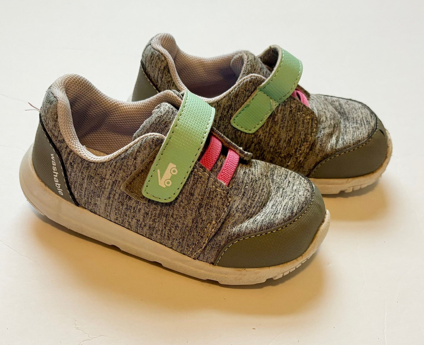 #43 See Kai Run Sneakers Girls 8 GUC