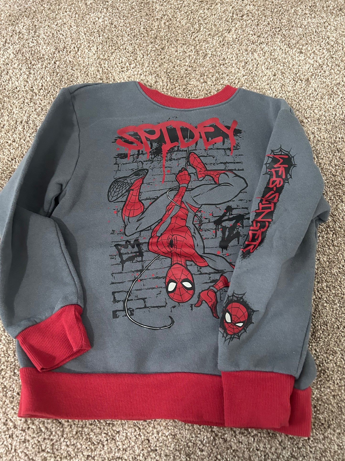 SELLER 26: Spidey Sweatshirt Size Medium EUC