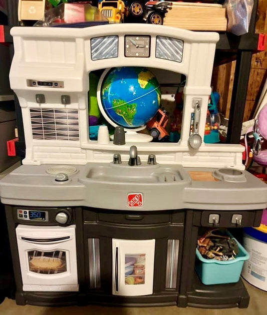 #43 Step2 Play Kitchen ***PPU Norwood 45212***