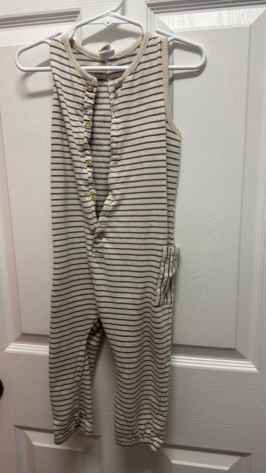 #29 Boys 2T button front jumper EUC